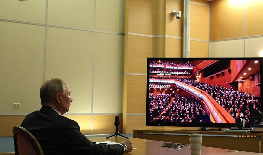 Putin, Batı'yı hedef aldı! Rusya'yı bölmeye çalışmakla suçladı Putin, Batı'yı hedef aldı! Rusya'yı bölmeye çalışmakla suçladı