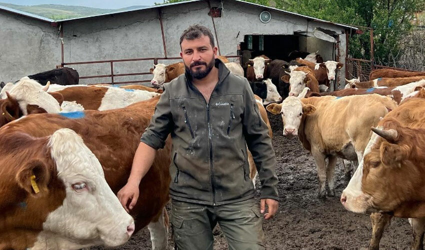 Hobisini kazanca dönüştürdü: Türkiye'nin dört bir yanındaki büyük firmalara hayvan satıyor