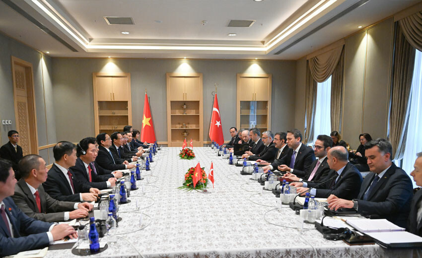 Cumhurbaşkanı Yardımcısı Yılmaz, Ho Şi Min şehrinde Başkonsolosluk açılacağını duyurdu Cumhurbaşkanı Yardımcısı Yılmaz, Ho Şi Min şehrinde Başkonsolosluk açılacağını duyurdu