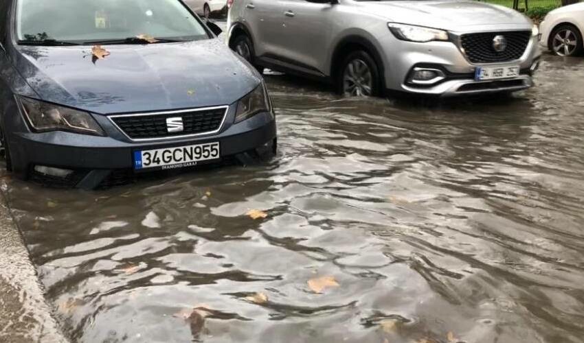İstanbul’u fırtına vurdu! Valilik şiddetli yağışın bilançosunu açıkladı İstanbul’u fırtına vurdu! Valilik şiddetli yağışın bilançosunu açıkladı