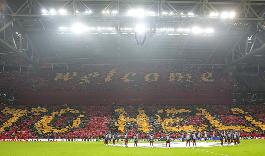 Galatasaray'ı öven İngilizler atmosfere hayran kaldı! 'Fırtınalı İstanbul cehennemi' Galatasaray'ı öven İngilizler atmosfere hayran kaldı! 'Fırtınalı İstanbul cehennemi'