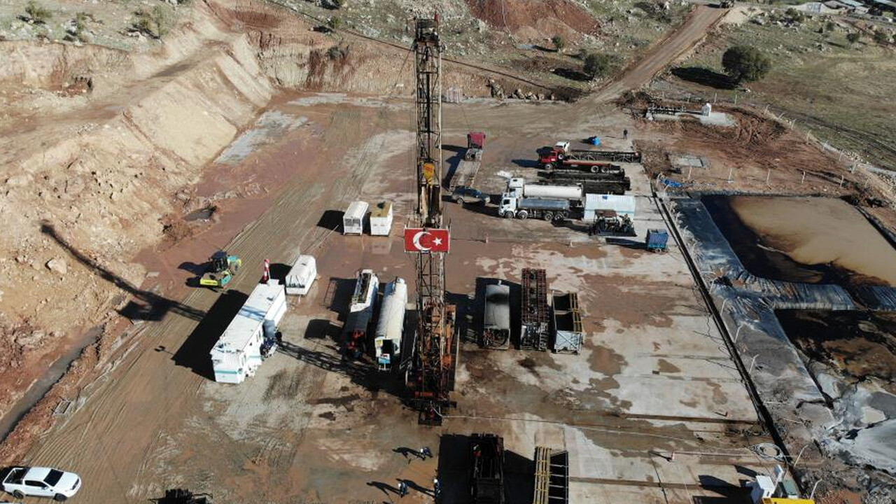 Gabar Dağı&#039;ndan petrol fışkırıyor! Kuyulara bir yenisi daha eklendi: günlük 2 bin varil çıkacak