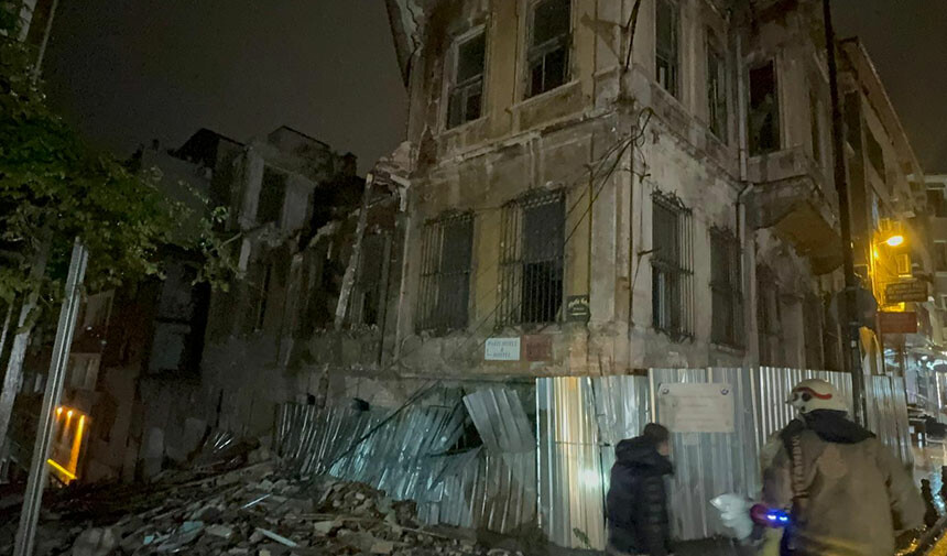 İstanbul'un fırtına ile imtihanı... Kadıköy'de yıldırım, Beykoz'da heyelan, Avcılar'da göçük