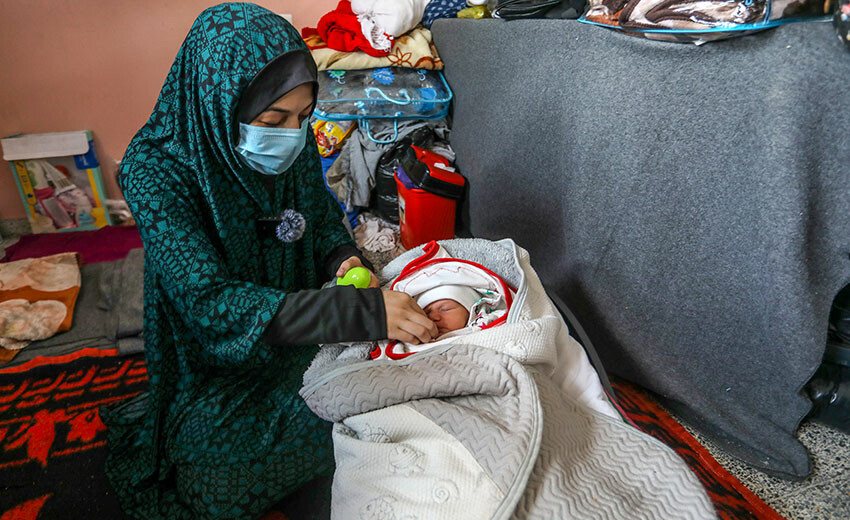 Filistinlilerin inançlarına bağlılığından etkilenen ABD'li sanatçı Müslüman oldu Filistinlilerin inançlarına bağlılığından etkilenen ABD'li sanatçı Müslüman oldu