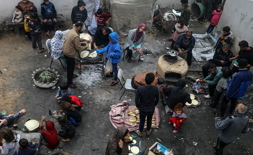 Filistinlilerin inançlarına bağlılığından etkilenen ABD'li sanatçı Müslüman oldu Filistinlilerin inançlarına bağlılığından etkilenen ABD'li sanatçı Müslüman oldu