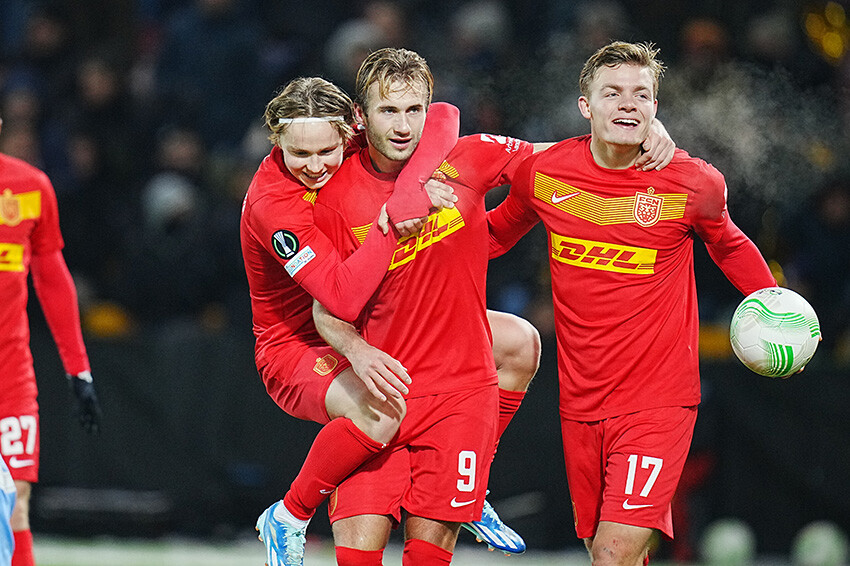 Fenerbahçe Nordsjaelland deplasmanında dağıldı! Avrupa'da bir gecede 11 gol yedik Fenerbahçe Nordsjaelland deplasmanında dağıldı! Avrupa'da bir gecede 11 gol yedik