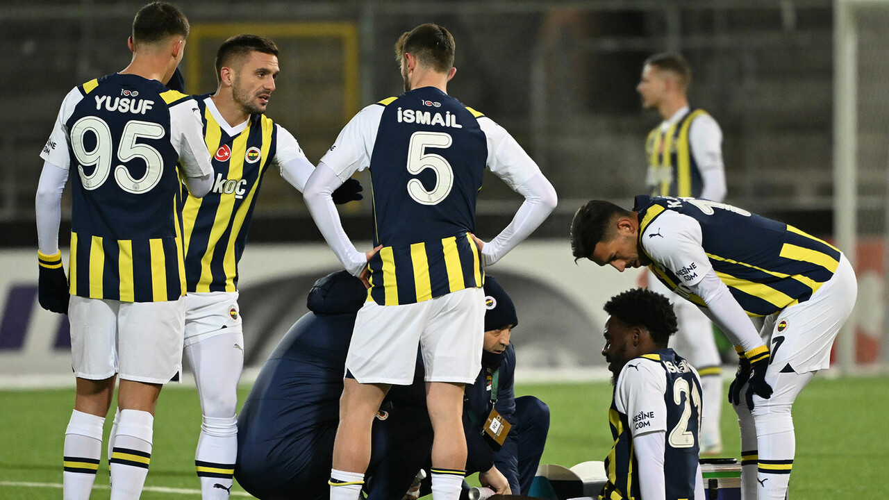 Rıdvan Dilmen 6-1'lik yenilgiye öfkelendi: Fenerbahçe'de işi yok, radikal kararlar alınmalı Rıdvan Dilmen 6-1'lik yenilgiye öfkelendi: Fenerbahçe'de işi yok, radikal kararlar alınmalı