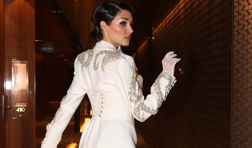 Hande Erçel’in Red Sea Film Festivali’ndeki şıklığı hayran bıraktı Hande Erçel’in Red Sea Film Festivali’ndeki şıklığı hayran bıraktı