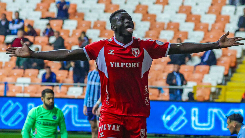Holiganizm Adana'da hortladı! Samsunspor taraftarına bıçak ve satırla saldırı Holiganizm Adana'da hortladı! Samsunspor taraftarına bıçak ve satırla saldırı