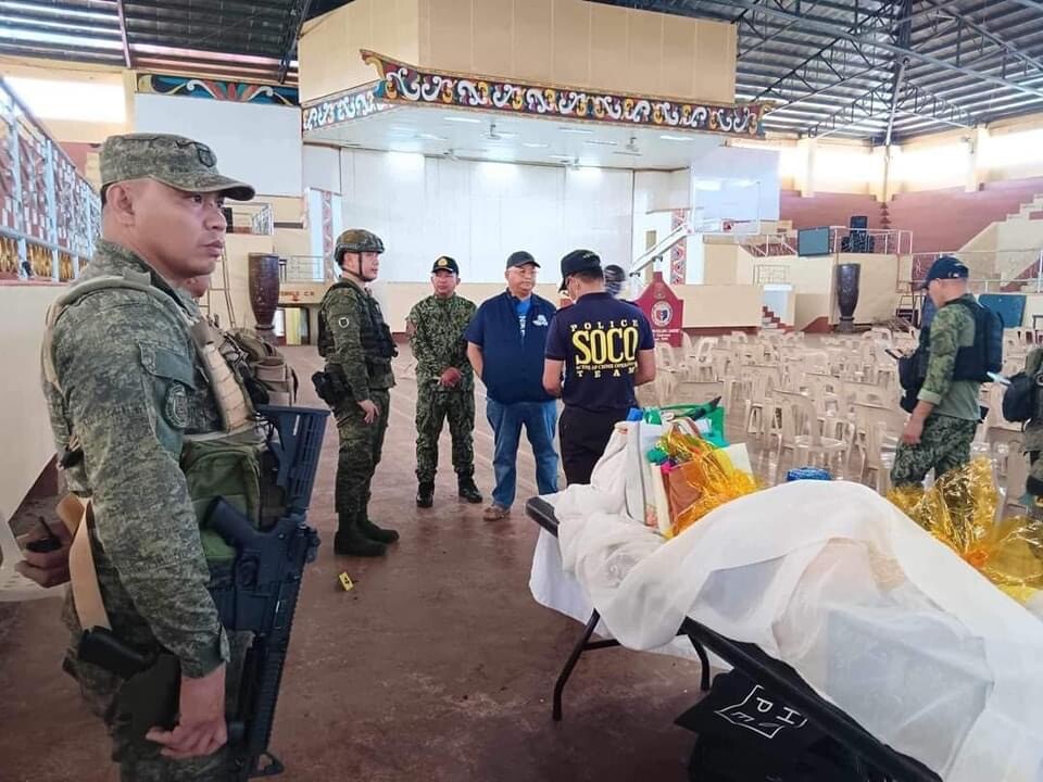 Filipinler'de ayin sırasında bombalı saldırı: 4 ölü, 42 yaralı! Filipinler'de ayin sırasında bombalı saldırı: 4 ölü, 42 yaralı!