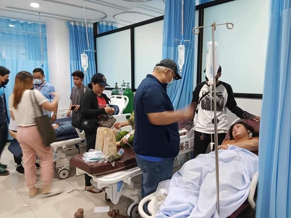 Filipinler'de ayin sırasında bombalı saldırı: 4 ölü, 42 yaralı! Filipinler'de ayin sırasında bombalı saldırı: 4 ölü, 42 yaralı!