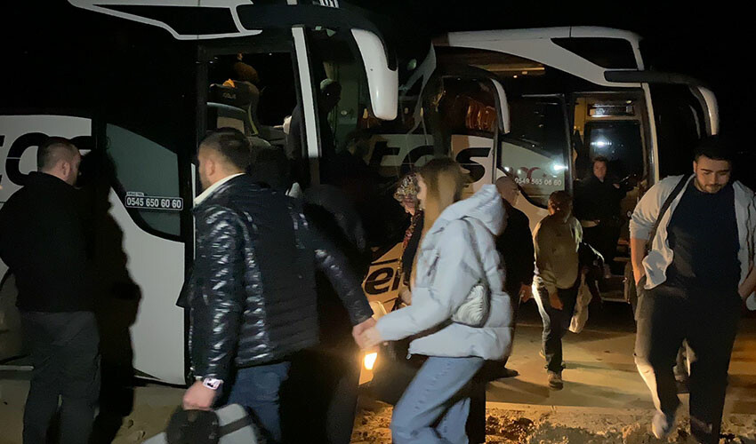 Tokat'ta yolcu otobüsüne ateş açıldı! Şoförün soğukkanlılığı faciayı önledi