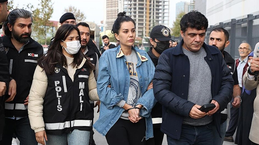 Dilan Polat ve Engin Polat çiftine bir soruşturma daha! İtiraf Kapalıçarşı'dan geldi, Feyza Altun ihbar etti Dilan Polat ve Engin Polat çiftine bir soruşturma daha! İtiraf Kapalıçarşı'dan geldi, Feyza Altun ihbar etti