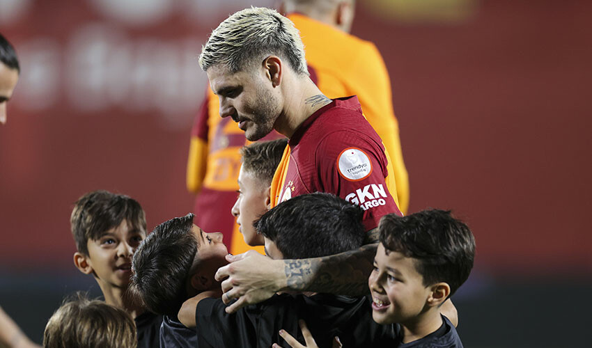 Icardi'ye ne oldu? Arjantinli golcü son 5 haftada şaşırttı Icardi'ye ne oldu? Arjantinli golcü son 5 haftada şaşırttı