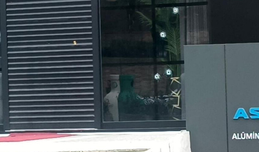 Bir gün arayla iki saldırı! Ece Ronay’ın Kadıköy’deki güzellik merkezi kurşunlandı