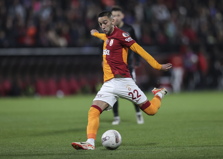 Uzaktan kumanda Ziyech Aslan'ı ayakta tutuyor