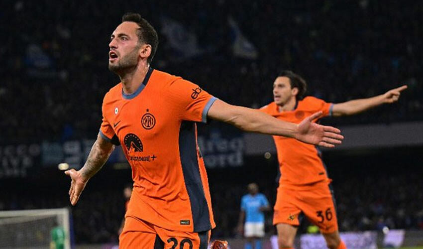 Hakan Çalhanoğlu İtalya'da haftanın golünü attı! Inter, Napoli'yi farka boğdu Hakan Çalhanoğlu
