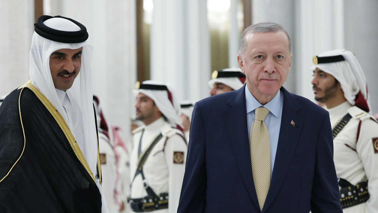 Erdoğan ile Katar Emiri arasında kritik görüşme! Kalıcı ateşkes masaya yatırıldı Erdoğan ile Katar Emiri arasında kritik görüşme! Kalıcı ateşkes masaya yatırıldı