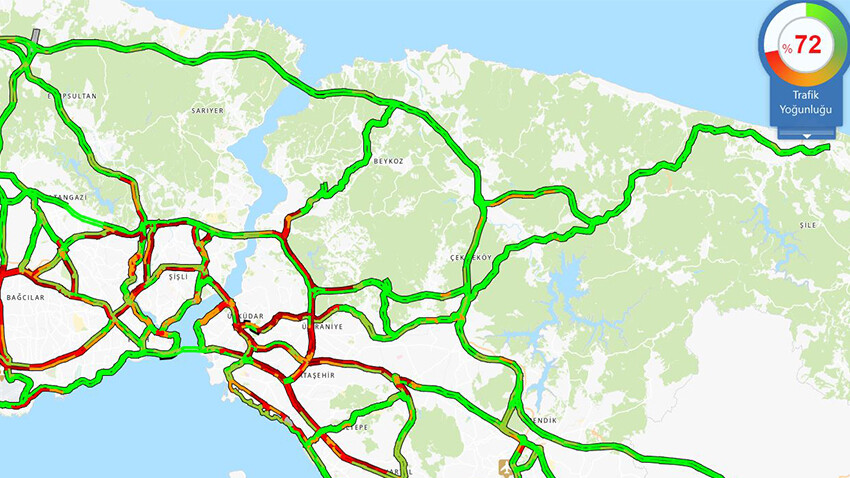İstanbul’da yağmur trafiği durma noktasına getirdi! Yüzde 85 yoğunluk oluştu İstanbul’da yağmur trafiği durma noktasına getirdi! Yüzde 85 yoğunluk oluştu