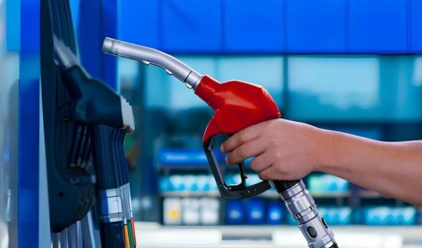 Akaryakıta büyük zam yolda! Uzman isim son dakika olarak duyurdu: Ocak ayı öncesi depoları fulleyin Akaryakıta büyük zam yolda! Uzman isim son dakika olarak duyurdu: Ocak ayı öncesi depoları fulleyin