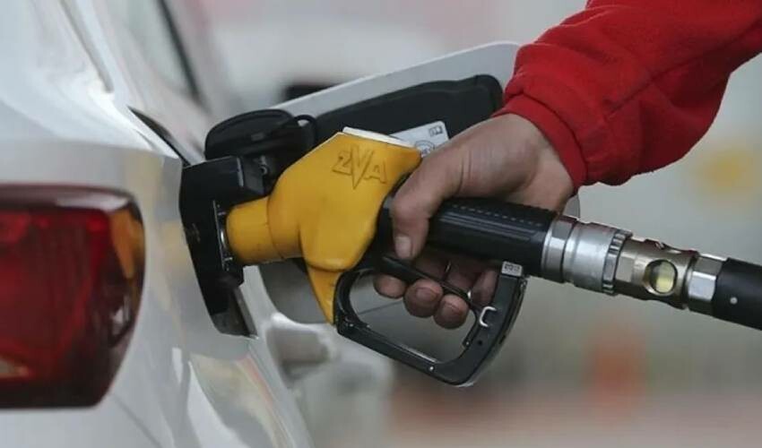 Akaryakıta büyük zam yolda! Uzman isim son dakika olarak duyurdu: Ocak ayı öncesi depoları fulleyin Akaryakıta büyük zam yolda! Uzman isim son dakika olarak duyurdu: Ocak ayı öncesi depoları fulleyin