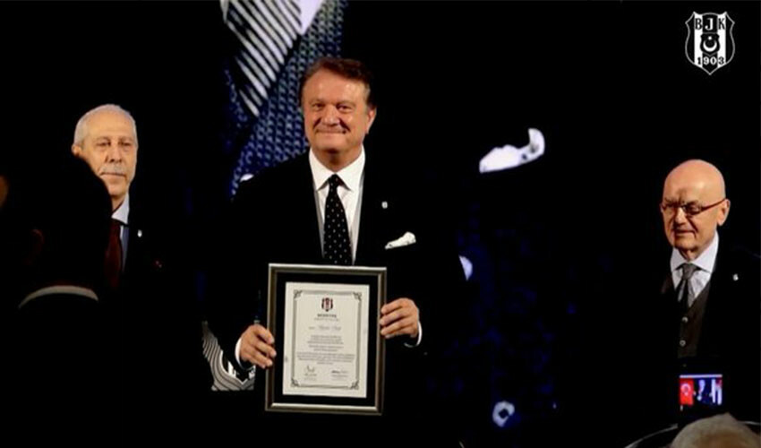Mazbatasını alan Hasan Arat'tan sürpriz atama! Beşiktaş yönetiminde görev dağılımları açıklandı Mazbatasını alan Hasan Arat'tan sürpriz atama! Beşiktaş yönetiminde görev dağılımları açıklandı