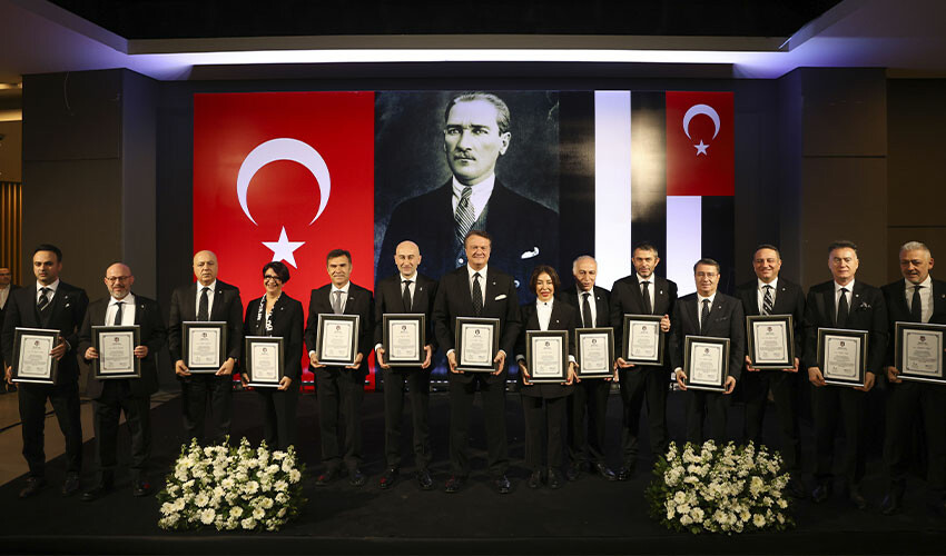 Hasan Arat transfer tarihini açıkladı! Beşiktaş'ta kadro yenileniyor Hasan Arat transfer tarihini açıkladı! Beşiktaş'ta kadro yenileniyor