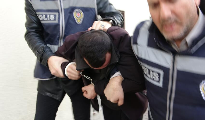 Böyle pişkinlik görülmedi! 7 aracın lastiğini patlattı, yaptığı savunma pes dedirtti Böyle pişkinlik görülmedi! 7 aracın lastiğini patlattı, yaptığı savunma pes dedirtti