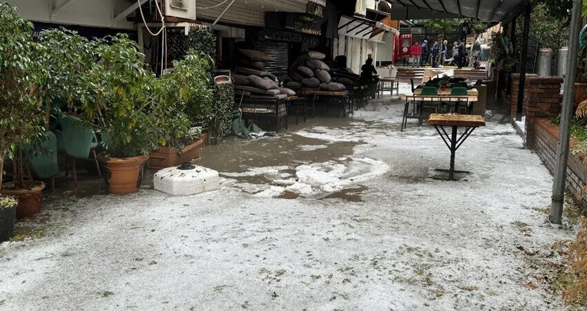 Muğla ve Antalya'da sağanak ve dolu hayatı felç etti: Tarlalar zarar gördü