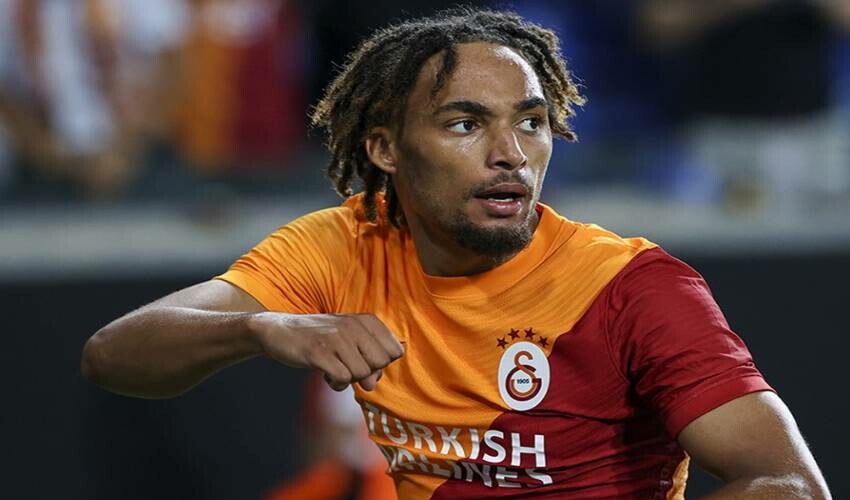 Galatasaray’da deprem üstüne deprem! Yıldız futbolcu sözleşme uzatmazsa satılacak Galatasaray’da deprem üstüne deprem! Yıldız futbolcu sözleşme uzatmazsa satılacak