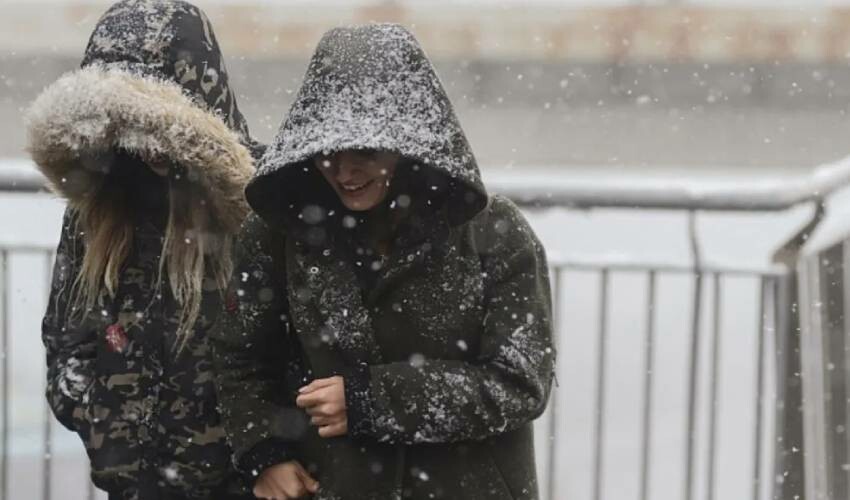 İstanbullular dikkat! Kar yağışı için tarih verildi, Balkanlar üzerinden geliyor. Kar botları dolaptan çıksın İstanbullular dikkat! Kar yağışı için tarih verildi, Balkanlar üzerinden geliyor. Kar botları dolaptan çıksın