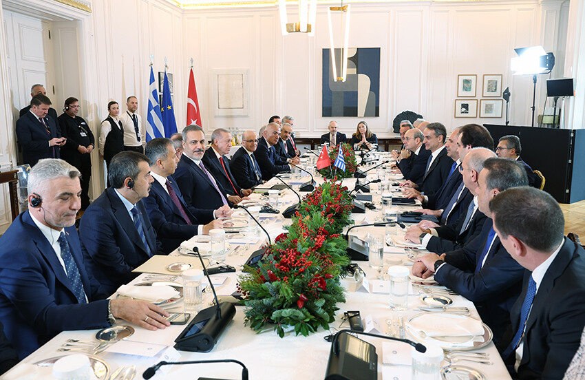 Yunan basını Erdoğan'ın ziyaretinden memnun 'Yeni bir başlangıç' Yunan basını Erdoğan'ın ziyaretinden memnun 'Yeni bir başlangıç'