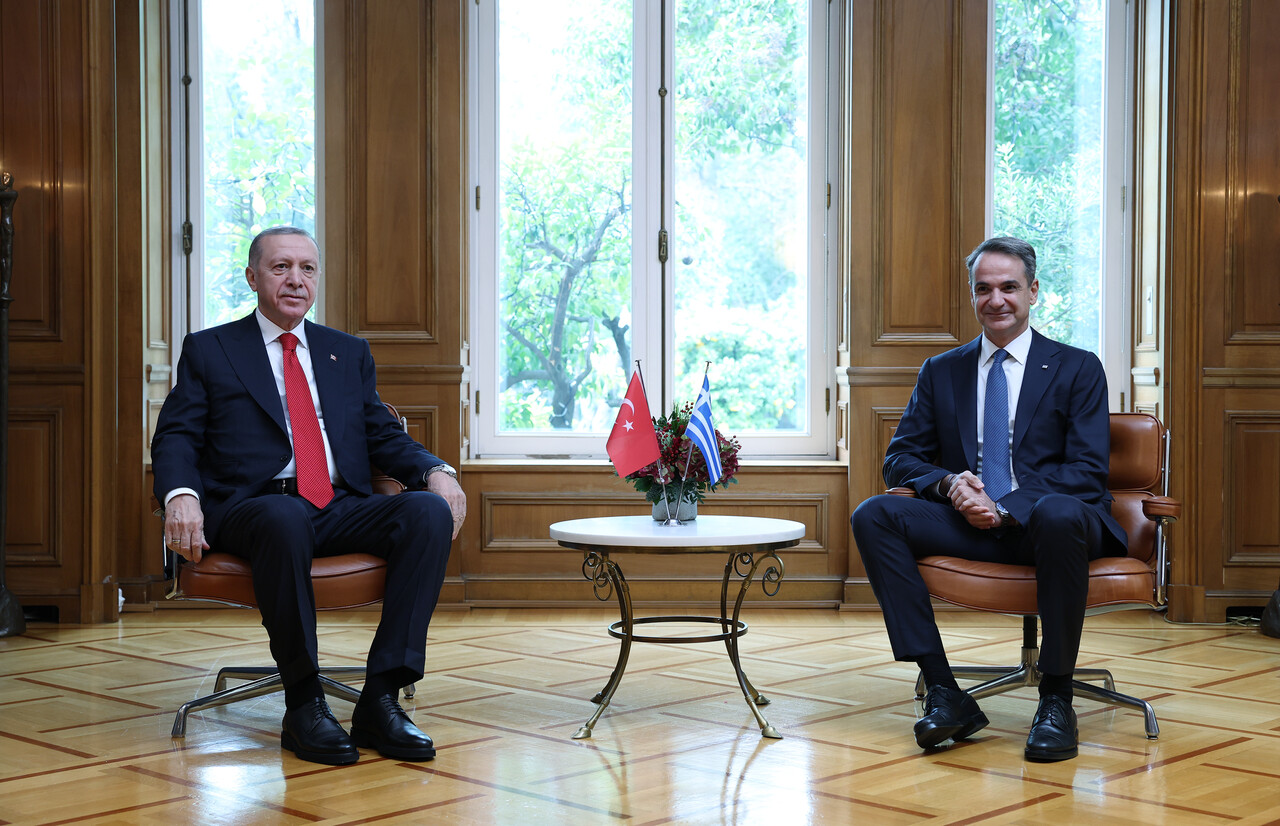6 yıl sonra aynı tarihte Atina'ya kritik ziyaret:  6 yıl sonra aynı tarihte Atina'ya kritik ziyaret: