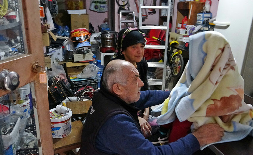 Afacan bebek evden firar etti, ekipleri alarma geçirdi