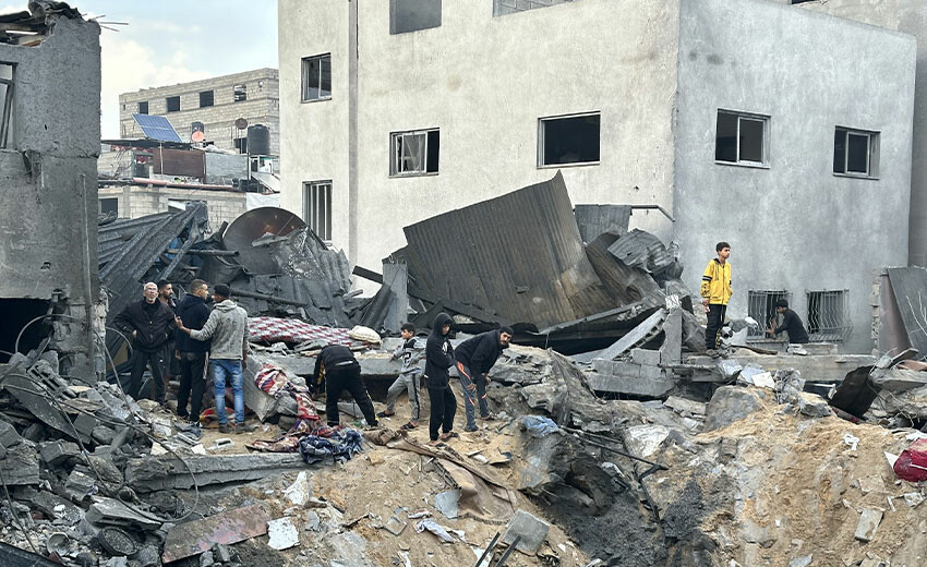 Avusturyalı profesör Batı'nın iki yüzlülüğünü ifşa etti: İsrail'in nükleer silahlarına göz yumuyor Avusturyalı profesör Batı'nın iki yüzlülüğünü ifşa etti: İsrail'in nükleer silahlarına göz yumuyor