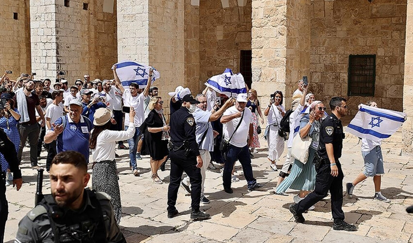 Yahudi işgalciler Mescid-i Aksa'ya göz dikti! Sözde 'Yahudileştirmek' adı altında hadsiz yürüyüş düzenleyecekler Yahudi işgalciler Mescid-i Aksa'ya göz dikti! Sözde 'Yahudileştirmek' adı altında hadsiz yürüyüş düzenleyecekler