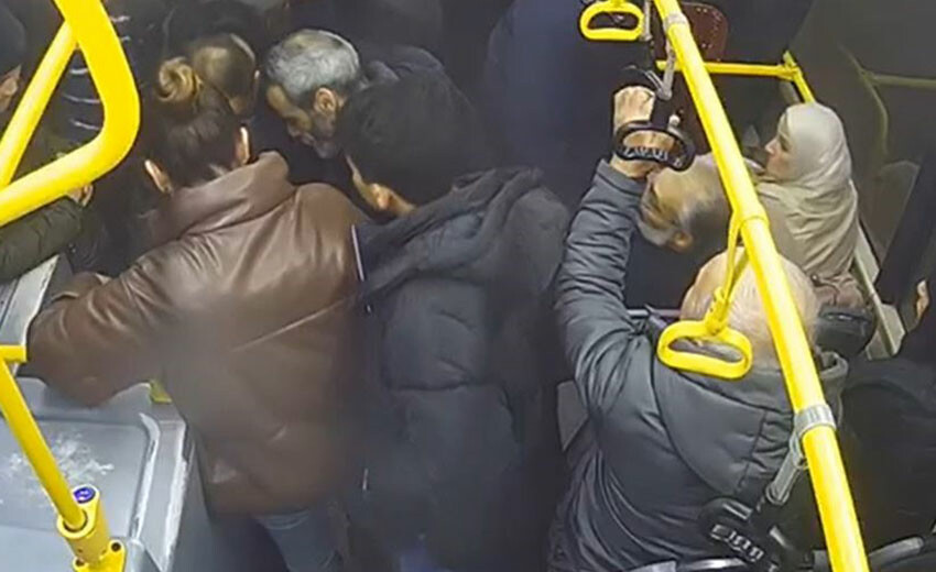 Küçükçekmece'de şaka gibi olay! Çocuğunu otobüste unutup indi