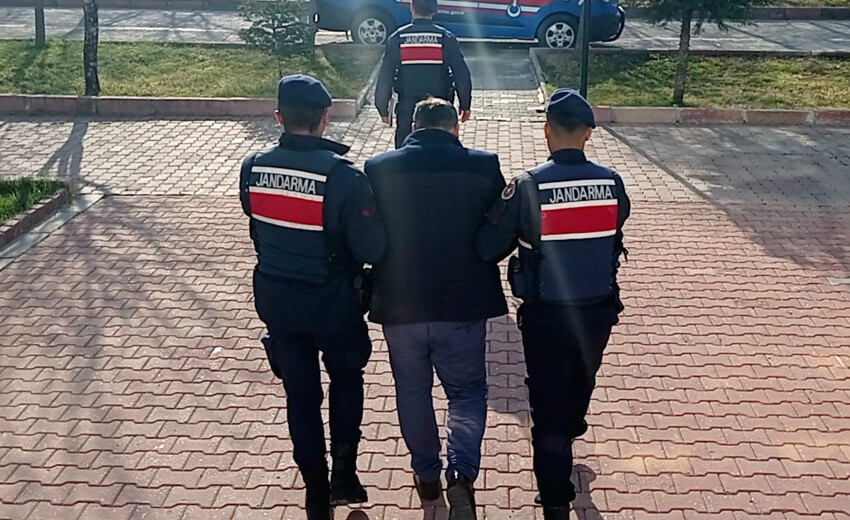 Banyo değil cephanelik! Aksaray’daki baskında ele geçirildi Banyo değil cephanelik! Aksaray’daki baskında ele geçirildi