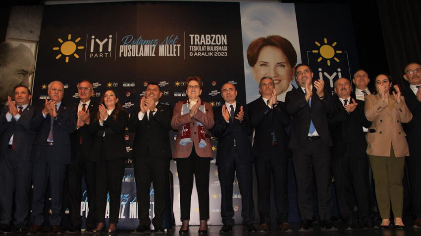 Akşener: Biz yeterince fedakarlık yaptık, şimdi kendi başımıza seçime gireceğiz Akşener: Biz yeterince fedakarlık yaptık, şimdi kendi başımıza seçime gireceğiz