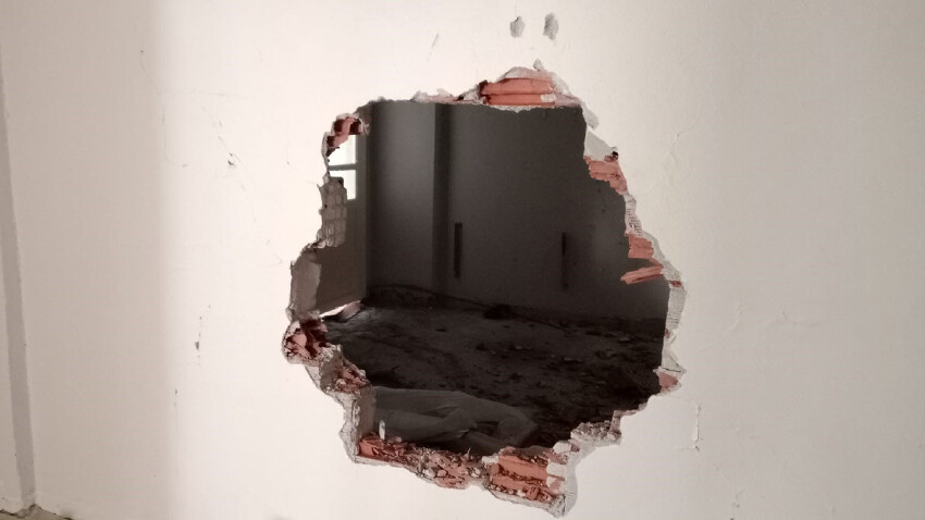 Deprem bölgesinde pes dedirten hırsızlık: Duvarı delerek girdiler, ne var yok götürdüler! Deprem bölgesinde pes dedirten hırsızlık: Duvarı delerek girdiler, ne var yok götürdüler!