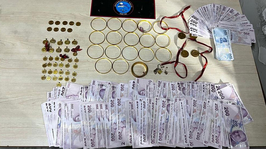 Dolandırıcılık yapan sahte polis, vurgundan dönerken gerçek polise yakalandı