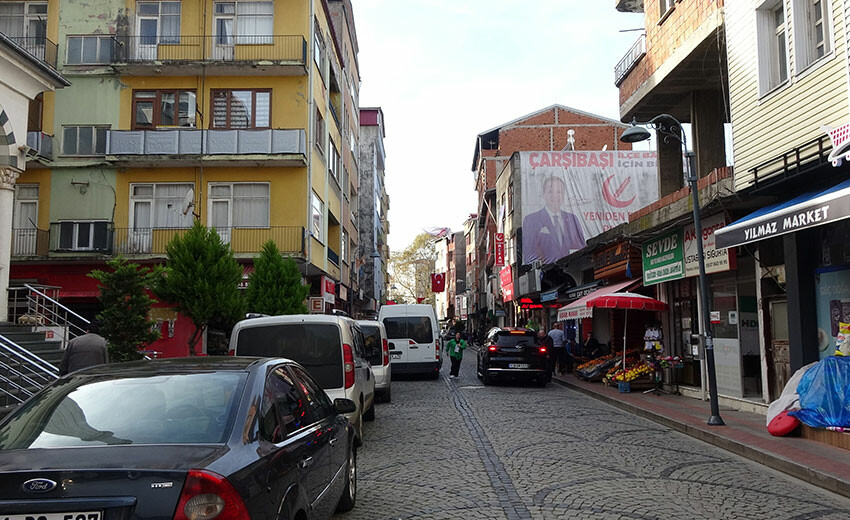 Hamsi kokan ilçede yöre sakinleri canından bezdi! Çamaşırları bile balık kokusundan nasibini aldı