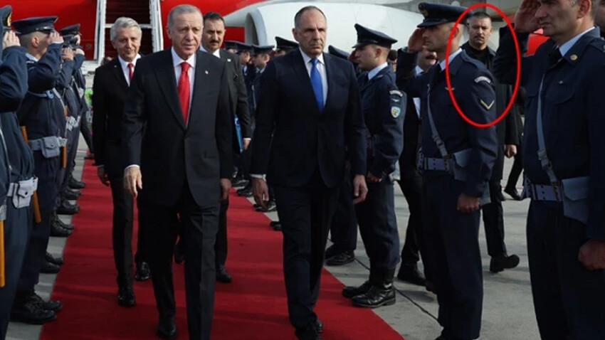 Erdoğan’ın uzun boylu ve bıyıklı koruması Yunan medyasında geniş yankı uyandırdı Erdoğan’ın uzun boylu ve bıyıklı koruması Yunan medyasında geniş yankı uyandırdı