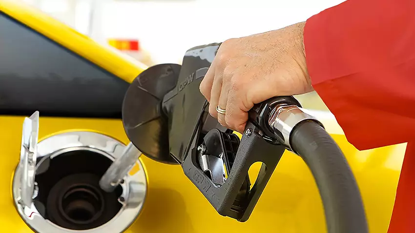 Akaryakıt fiyatına 3 günde 3 büyük müjde! Önce motorine şimdi de benzine: Fark sadece 2.5 TL Akaryakıtta müjde üstüne müjde! Motorinde çifte indirimin ardından sırada benzin var