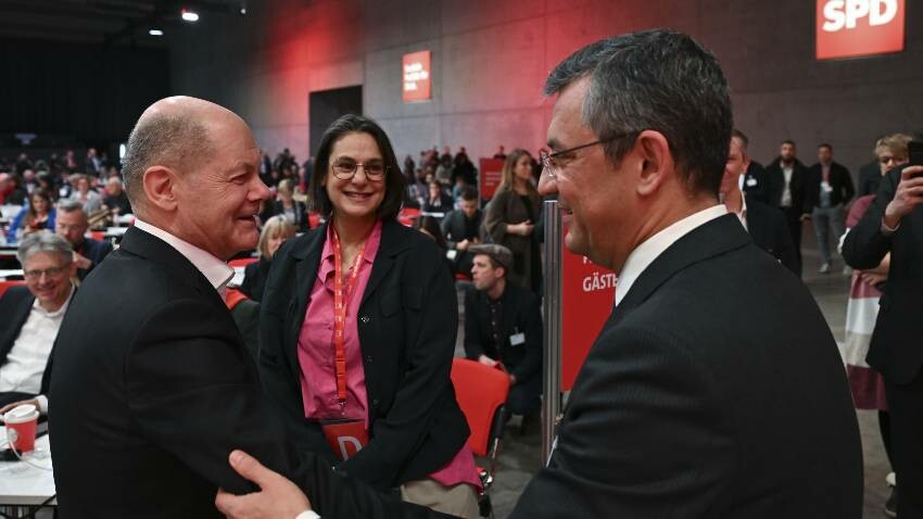 CHP Lideri Özgür Özel'den SPD Kongresinde AB üyeliği çıkışı CHP Lideri Özgür Özel'den SPD Kongresinde AB üyeliği çıkışı