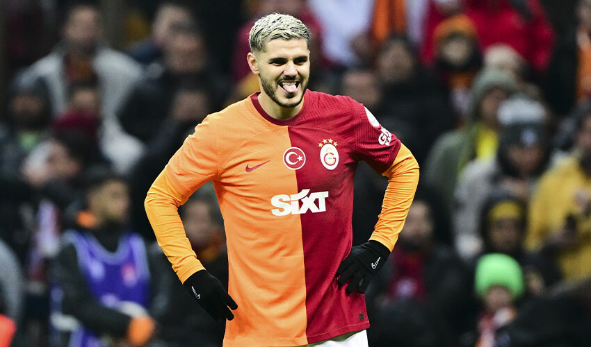 Galatasaray'dan 18 yıl sonra bir ilk! Okan Buruk, Fenerbahçe'nin rekoruna ortak oldu Galatasaray'dan 18 yıl sonra bir ilk! Okan Buruk, Fenerbahçe'nin rekoruna ortak oldu