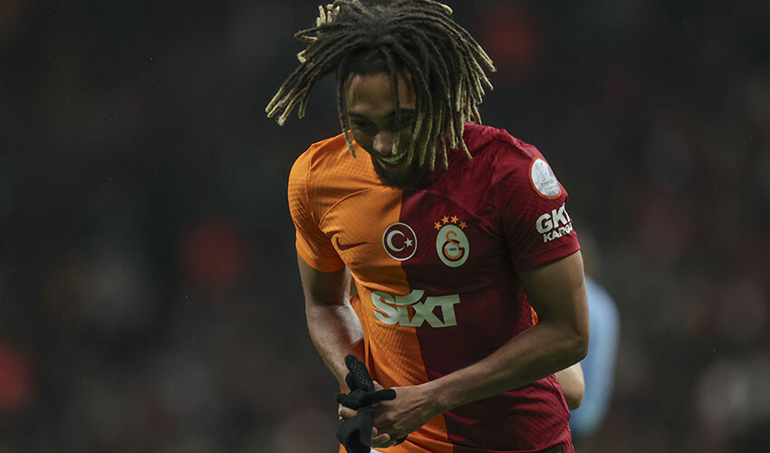 Okan Buruk, Sacha Boey'in sırrını açıkladı! Attığı golün perde arkası ortaya çıktı Sacha Boey