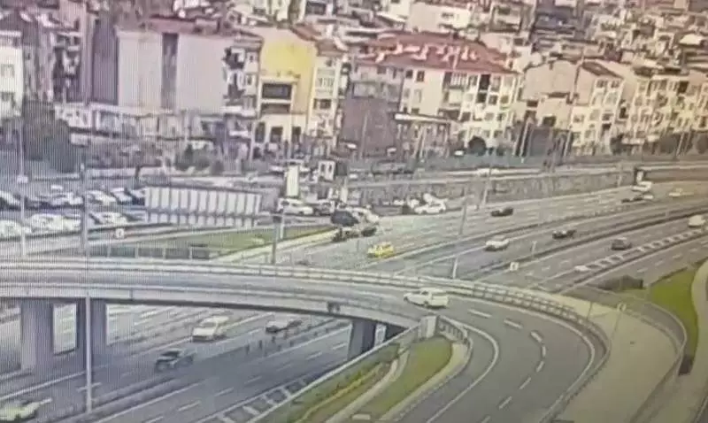Motorkuryenin ölümüne sebep oldu! Yurtdışına kaçan Somali liderinin oğlu için Bakan Tunç'tan açıklama Motorkuryenin ölümüne sebep oldu! Yurtdışına kaçan Somali liderinin oğlu için Bakan Tunç'tan açıklama
