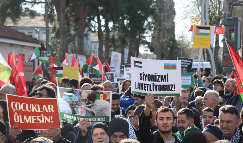 Türkiye Gazze için tek yürek oldu! Sokakta Filistin'e destek İsrail'e protesto vardı Türkiye Gazze için tek yürek oldu! Sokakta Filistin'e destek İsrail'e protesto vardı
