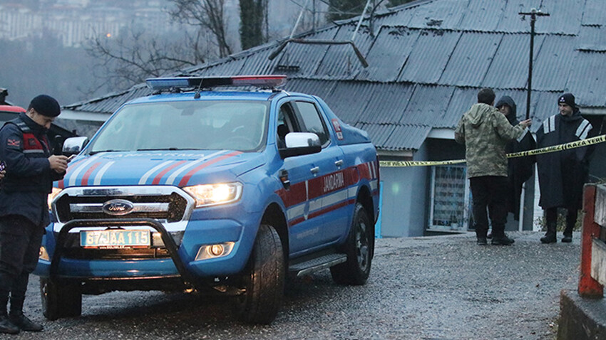 Zonguldak'taki heyelanda acı haber geldi! 2 kişinin cansız bedenine ulaşıldı Zonguldak'taki heyelanda acı haber geldi! 2 kişinin cansız bedenine ulaşıldı